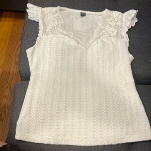White fitted frilly shirt